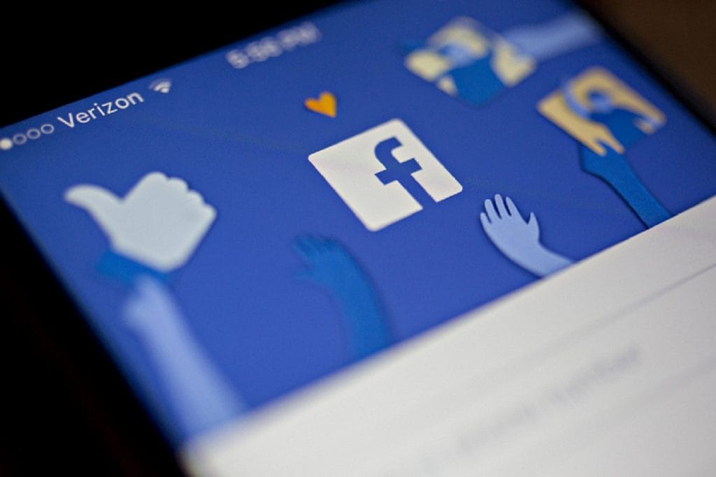 Любит – не любит: Facebook сделал свой сервис для знакомств