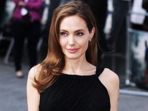 Анджелина Джоли блондинка? – фото со съемок актрисы в новом фильме