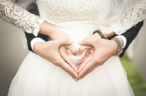 Разносчик еды в США спас свадьбу и провел церемонию венчания