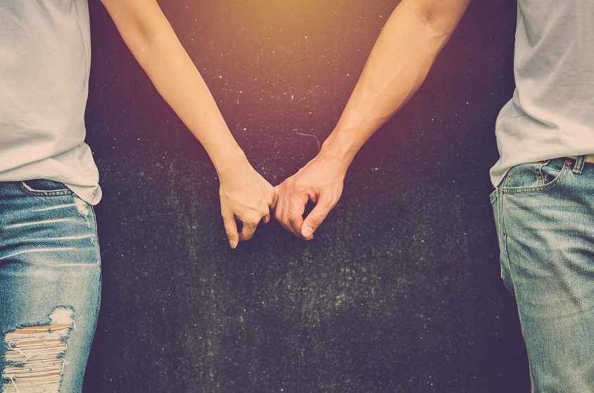 влюбленные пара молодожены