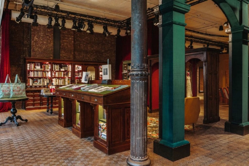 В стиле Дамблдора: бренд Gucci открыл свой книжный магазин