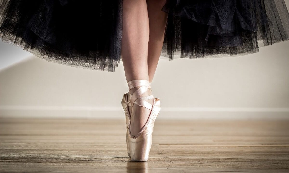 71-летняя британка стала самой взрослой балериной