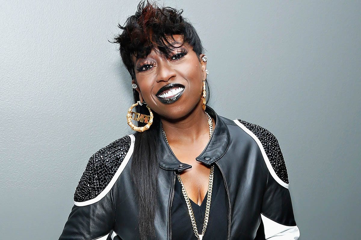 Мисси лав. Missy Elliott. Missy Elliott хип хоп исполнительница. Мисси Эллиот в шубе.