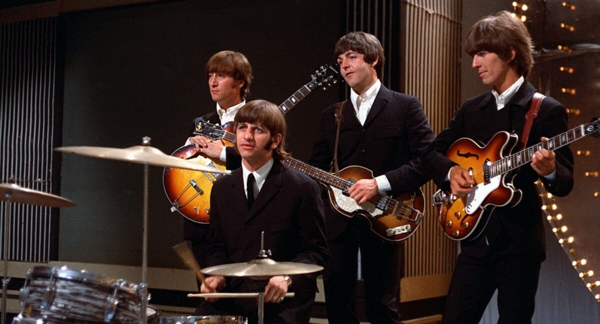 Создатель «Властелина колец» снимет фильм про The Beatles
