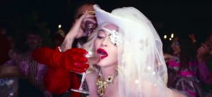 Сумасшедшая свадьба в новом клипе Мадонны