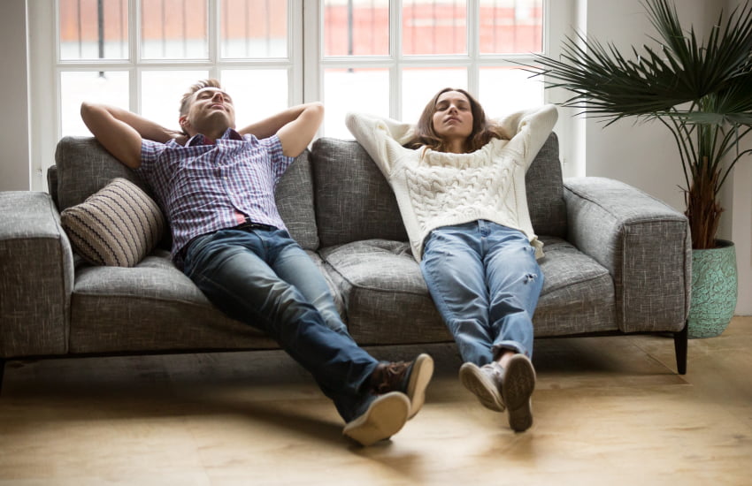 родители, диван, отдых