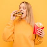 Как есть фастфуд и худеть: 5 лайфхаков для тех, кто не признает диеты