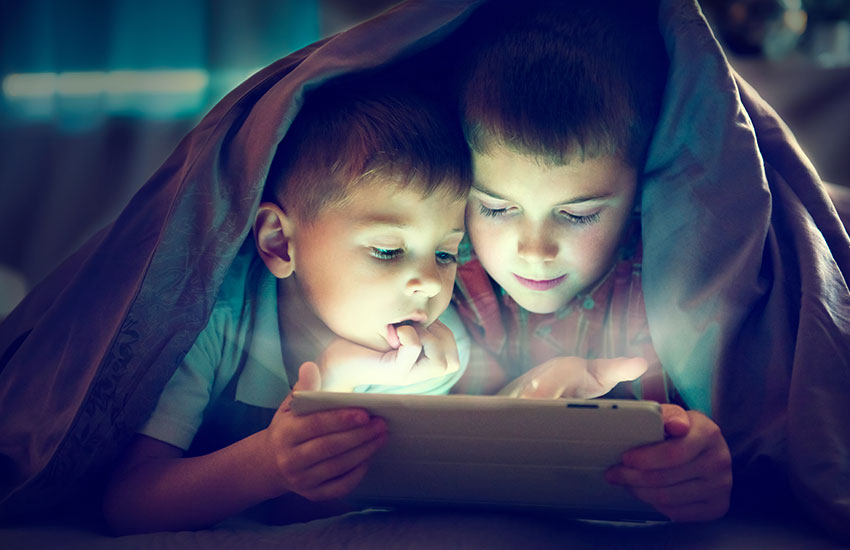 Ребенок интернет гаджеты смартфон безопасность Ребенок интернет гаджеты смартфон безопасность