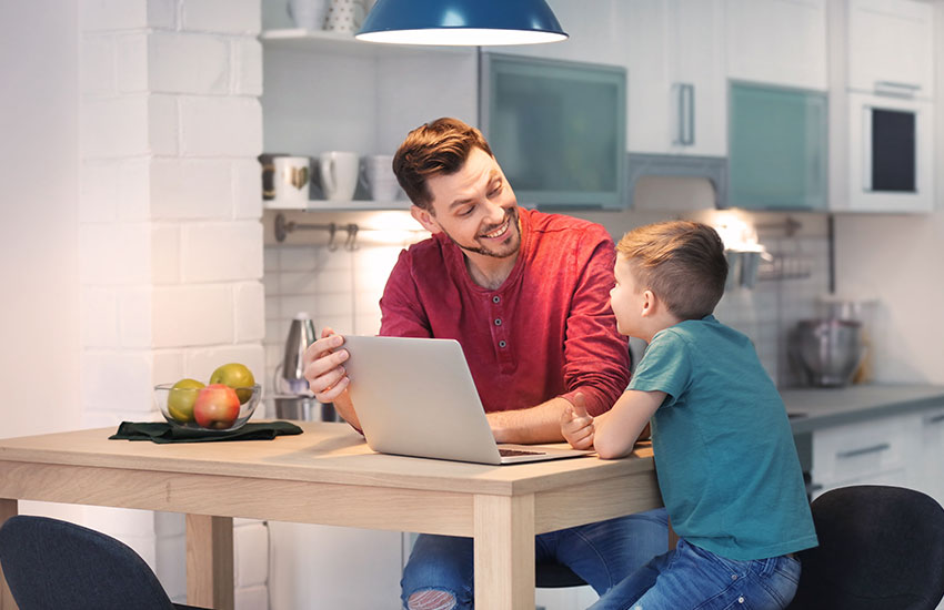 Ребенок интернет гаджеты смартфон безопасность Ребенок интернет гаджеты смартфон безопасность