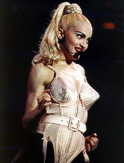 Мадонна лучшие образы мода стиль аксессуары украшения