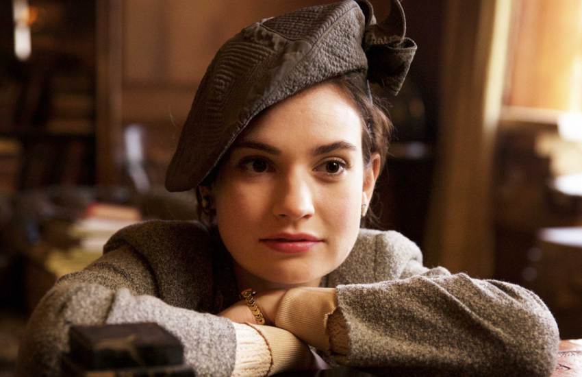 лили джеймс клуб любителей книг и пирогов из картофельных очистков кадр из фильма