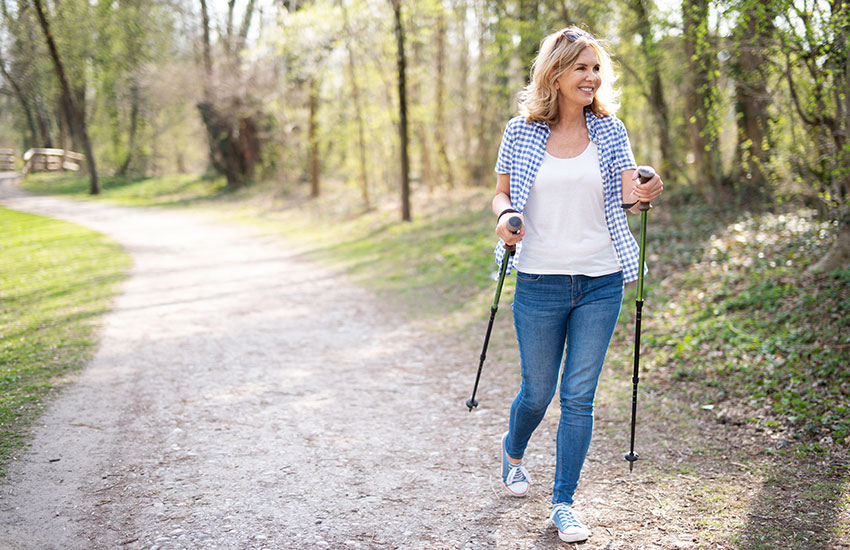 девушка упражнения спорт похудение фитнес для каждого возраста девушка упражнения спорт похудение фитнес для каждого возраста