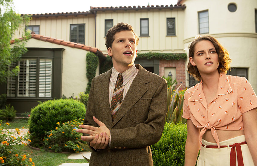 Кристен Стюарт и Джесси Айзенберг кадр из фильма Светская жизнь