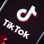 Цитрусовая хирургия и самый красивый бросок: TikTok назвал топ-10 самых популярных видео