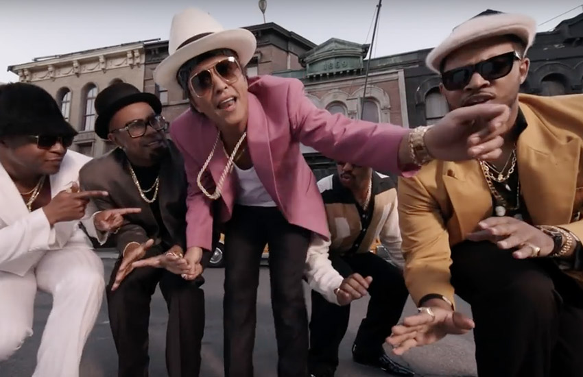 Сингл «Uptown Funk» Марка Ронсона и Бруно Марса Сингл «Uptown Funk» Марка Ронсона и Бруно Марса