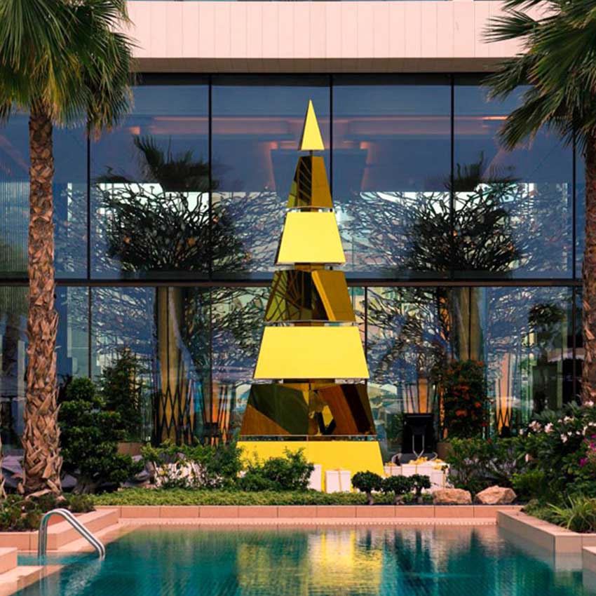 Золотая пирамида от Kenzo (Дубаи)