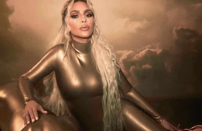 Косметический бренд Ким Кардашьян KKW Beauty выпускает новую коллекцию под названием Celestial Skies Косметический бренд Ким Кардашьян KKW Beauty выпускает новую коллекцию под названием Celestial Skies
