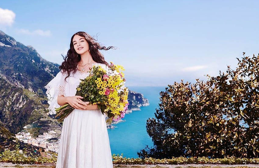 Dolce & Gabbana Deva Cassel Dolce & Gabbana Deva Cassel