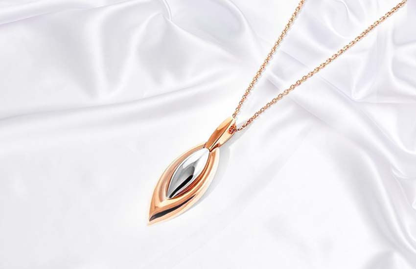 украшения в стиле девушки Джеймса Бонда агент 007