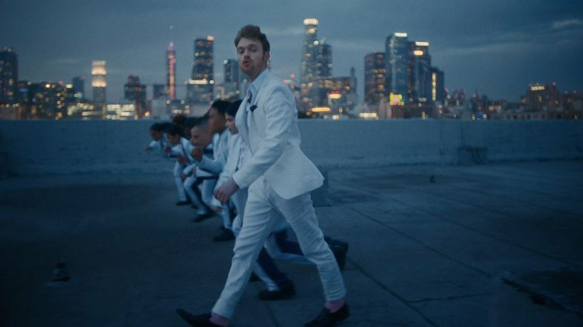 Финнеас О’Коннелл в клипе Let’s Fall In Love For The Night Финнеас О’Коннелл в клипе Let’s Fall In Love For The Night