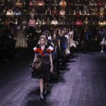 Смешение эпох в показе Louis Vuitton осень-зима 2020