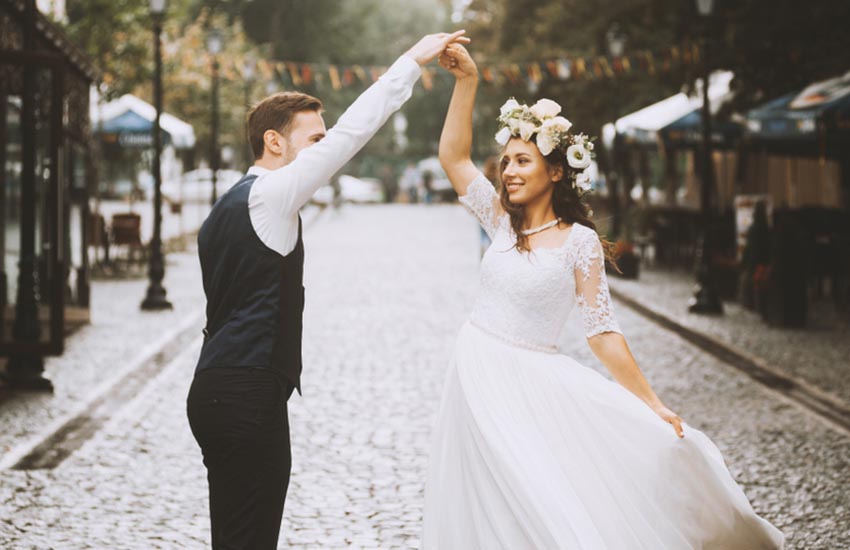 жених невеста свадьба первый танец молодожены