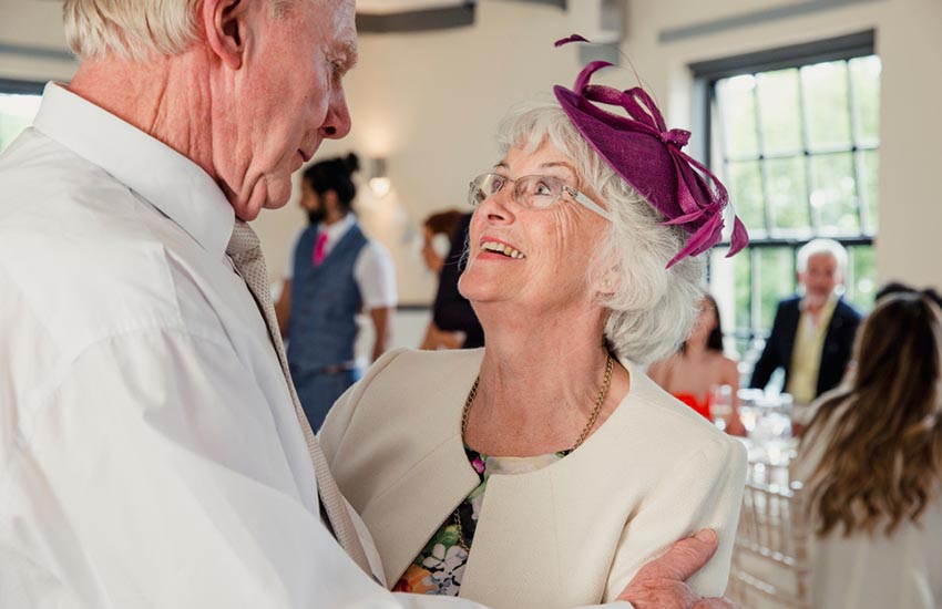 свадьба гости на свадьбе торжество музыка для людей в возрасте