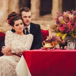 Благородный бархат: как обыграть модный материал в свадебном образе