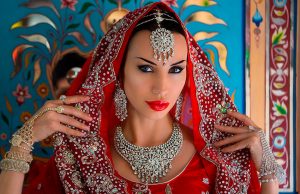 Красота Востока: серьги-джумки и другие знаменитые украшения из Индии