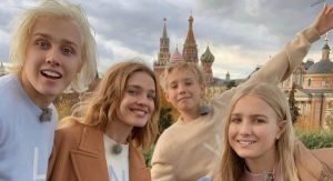 Наталья Водянова знакомит детей с Россией в трейлере «Русских каникул»