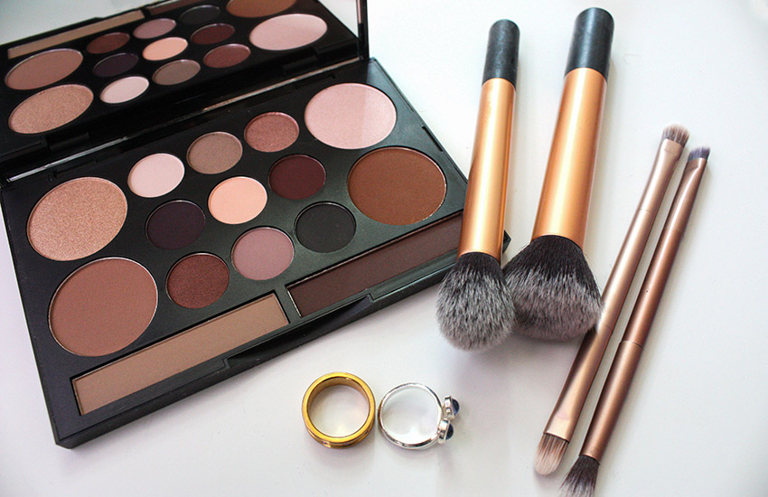 матовые тени, лишнее в косметичке, осень 2021, советы визажиста, мода, бьюти