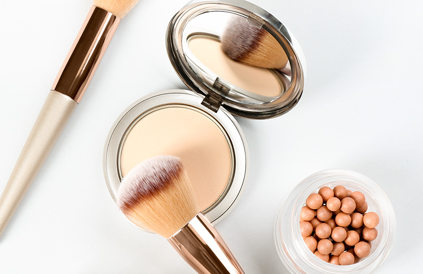 прессованная пудра, лишнее в косметичке, осень 2021, советы визажиста, мода, бьюти