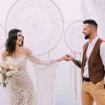 Свадебные украшения 2022: обручальные кольца и аксессуары