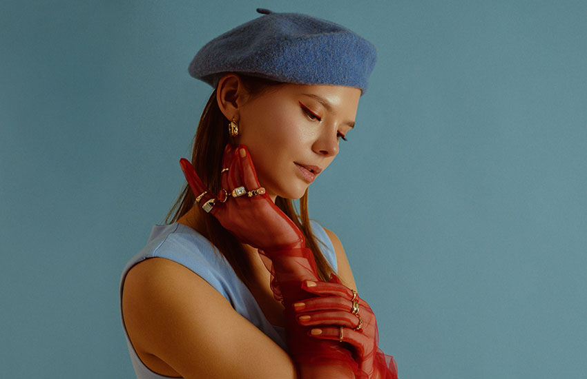 ювелирный тренд ювелирные украшения кабошон гладкая огранка 585 золотой драгоценные камни 