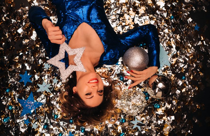 девушка в синем блестящем платье, звезда, праздник, Новый год