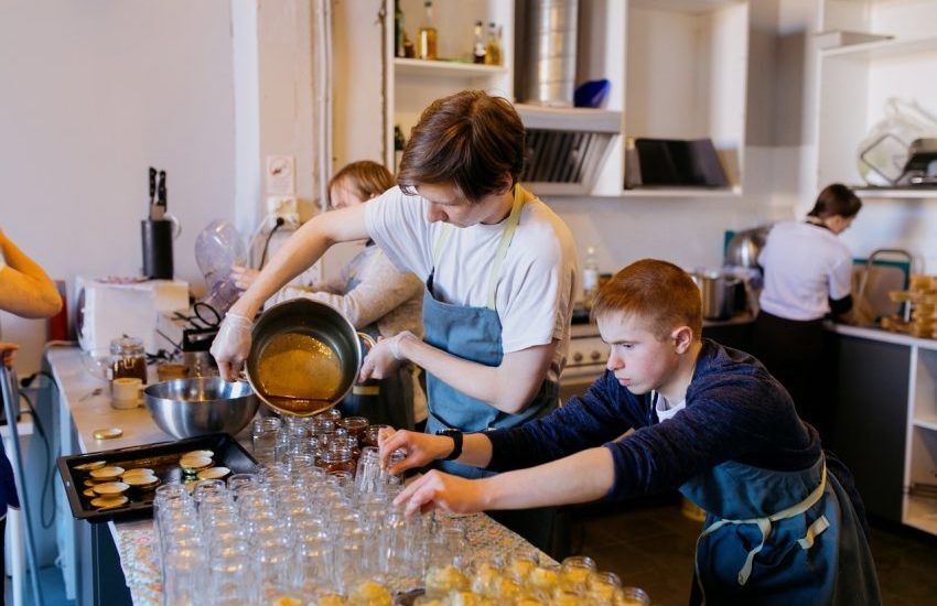 Простые вещи, Нормальное место, инклюзия