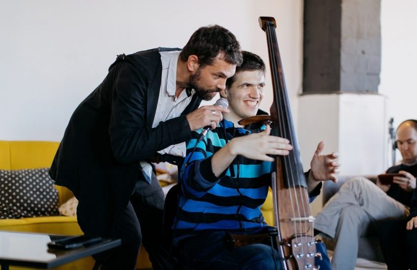 Простые вещи, Нормальное место, инклюзия