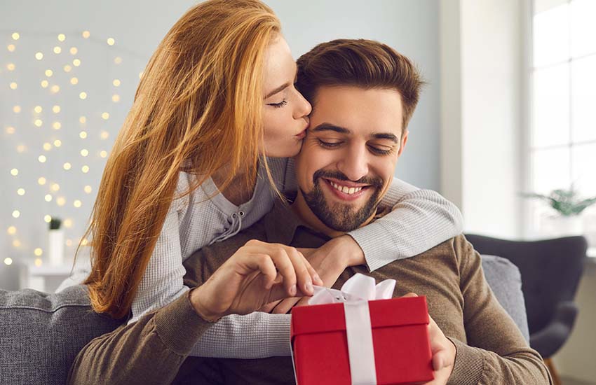 Что подарить мужу на 23 февраля: самые лучшие идеи оригинальных подарков