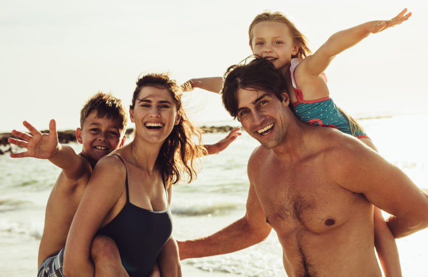 семья, родители с детьми, море