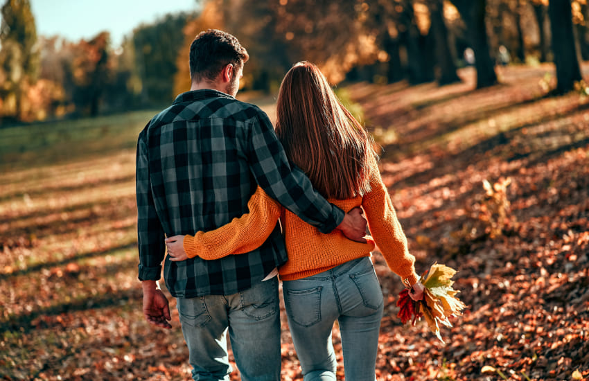 влюбленная пара, осень, прогулка