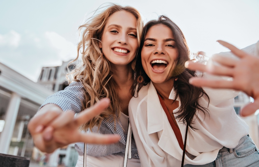 красивые девушки, подруги, селфи