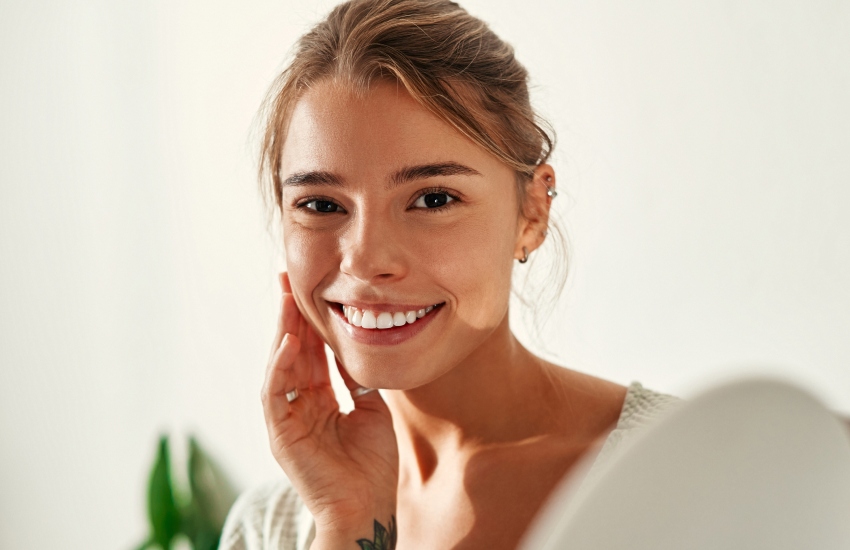 красивая девушка, улыбка, молодая девушка