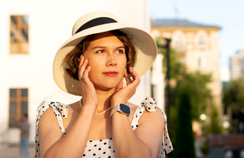 девушка, немодные украшения, антитренды украшений