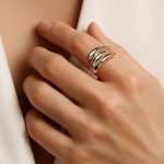 Тихая роскошь: 7 украшений в стиле «дорого, но спокойно»