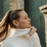 Какие серьги и подвески носить с трикотажем: руководство стилиста