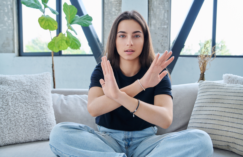 красивая девушка, нет