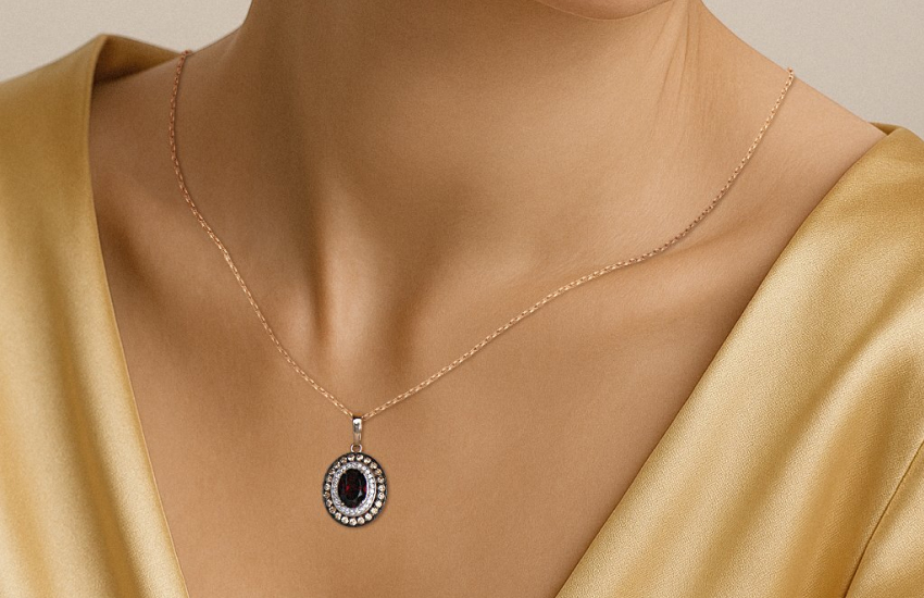 Как из Лувра: украшения в стиле знаменитых реликвий