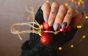 Маникюр на Новый год: 10+ стильных идей