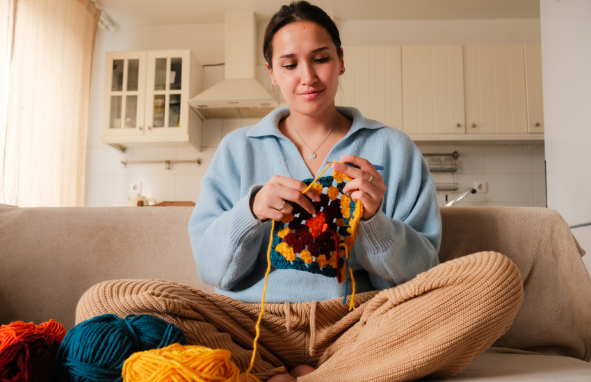 девушка, медленные хобби, рукоделие