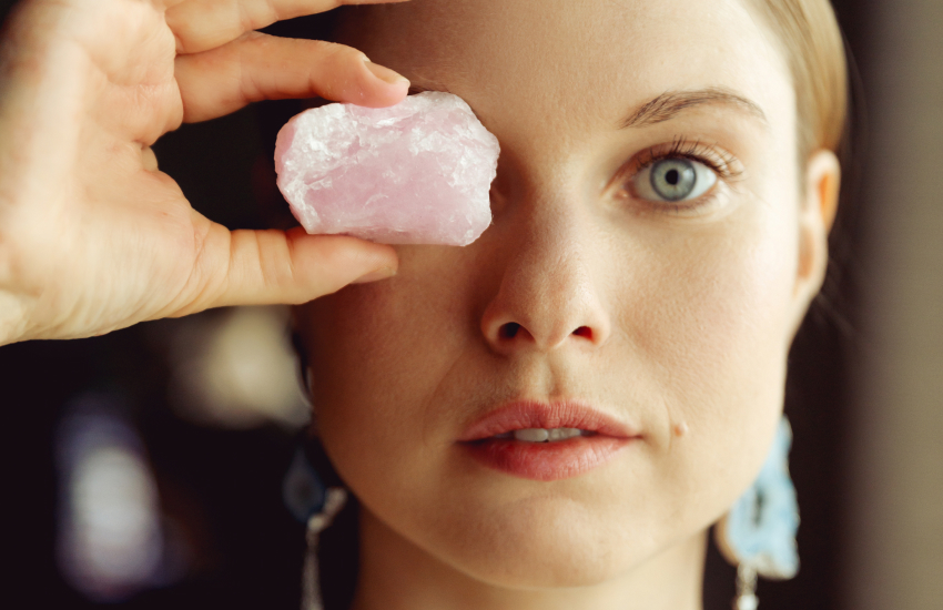 Украшения и лунный календарь: какие камни носить на растущую Луну